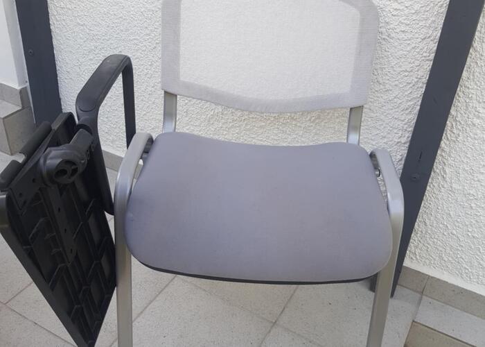Grajewo ogłoszenia: Witam sprzedam krzesła biurowe konferencyjne z pulpitem do pisania...