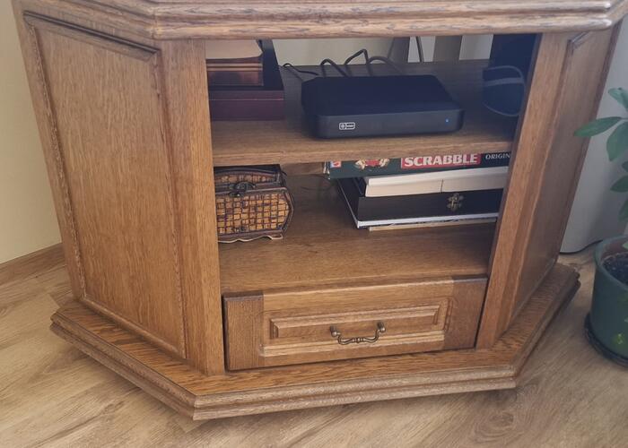 Grajewo ogłoszenia: Sprzedam 2 stoliki pod telewizor:
1/ firmy BLACK RED WHITE, 
2/...