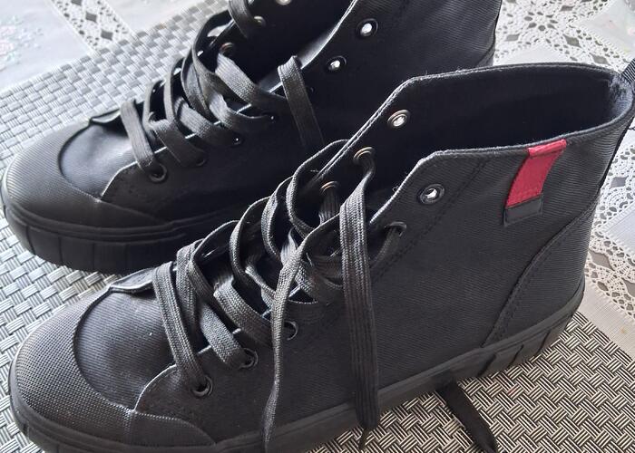 Grajewo ogłoszenia: Sprzedam trampki raz założone, stan idealny