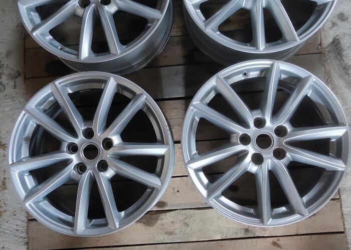 Grajewo ogłoszenia: Felgi aluminiowe 7,5 j
Rozstaw śrub 5×120
Otwór centralny 72,6...