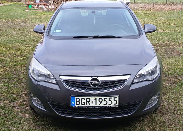 Grajewo ogłoszenia: Opel Astra J z 2012r 1.4turbo, 120km.
Samochód wyposażony jest w...